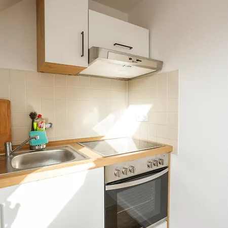 Fullhouse - - K70 - Washing Machine - Smarttv Apartment